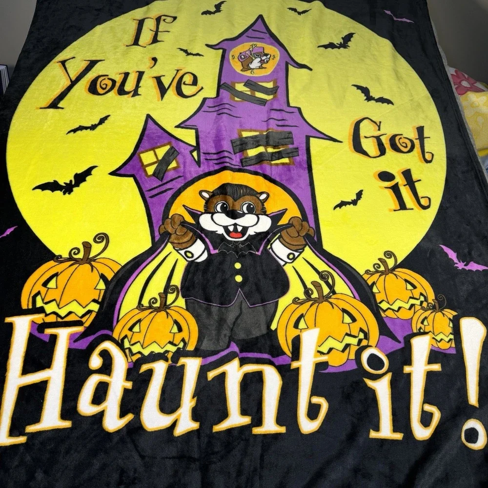 2023 Buc-ee's HALLOWEEN Limited Edition Plush Throw Blanket 50